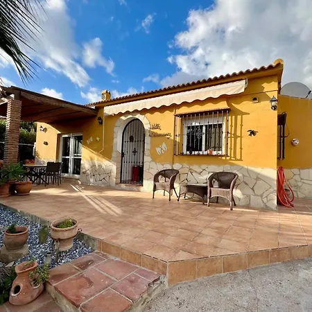 Βίλα In - Sleeps 4 - Pool - Parking Alcaucín